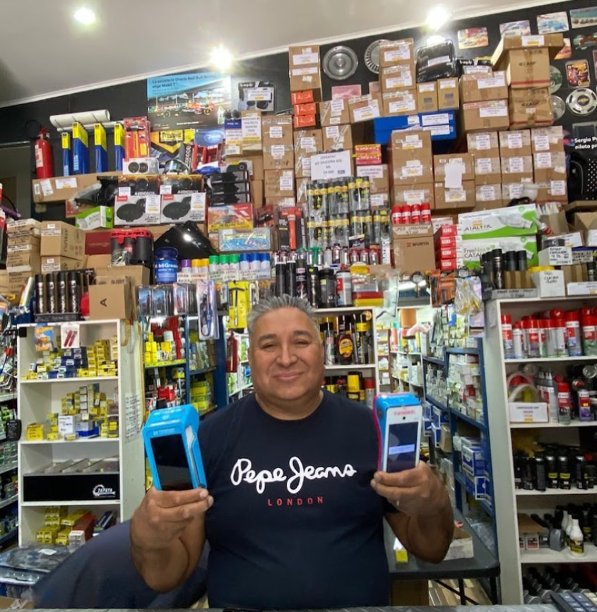 Fundador de Repuestos Zapata con más de 30 años de experiencia en repuestos automotrices
